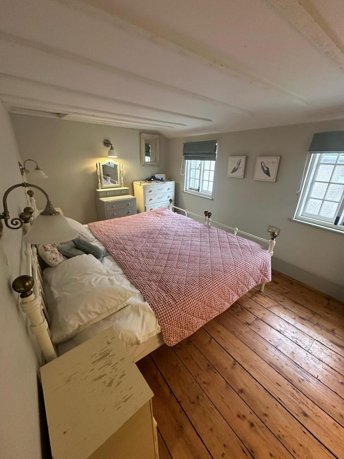 Little Monmouth 4 Bedroom Cottage, Old Town Lyme Regis, Dog Friendly And Parking Exterior photo