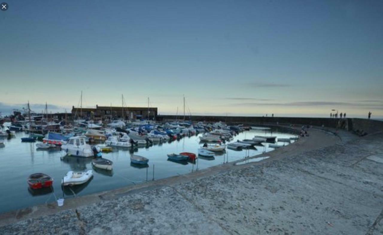 Little Monmouth 4 Bedroom Cottage, Old Town Lyme Regis, Dog Friendly And Parking Exterior photo